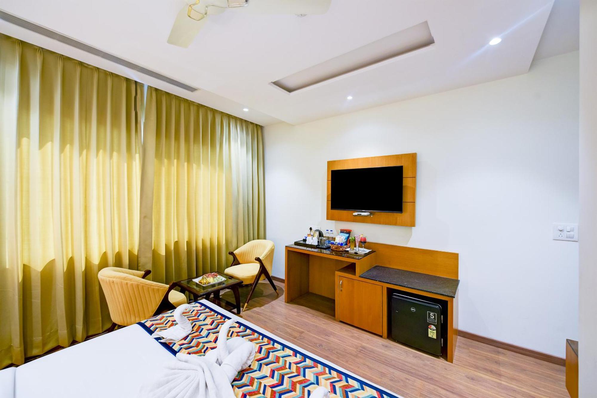 Classio Royale By Io Hotels Near Golden Temple 암리차르 외부 사진